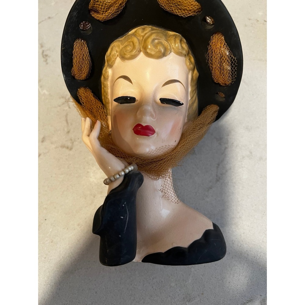 NAPCO C348A 1959 Vintage Woman Head Vase Black Hat Red Lips